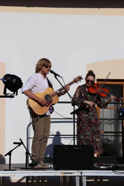 aa2423e3d247660ba0e764756f6944fa