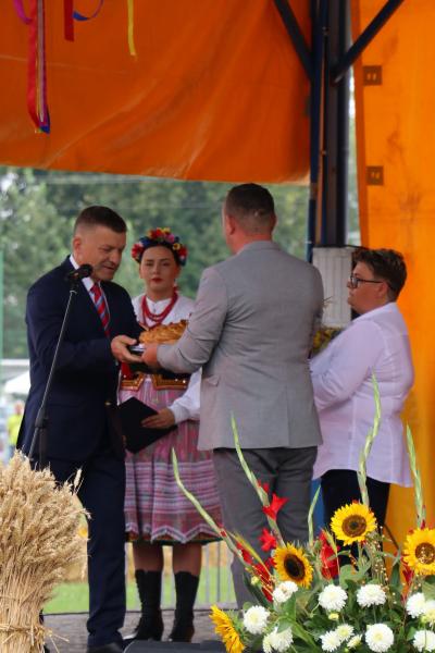 eea401f872271b8eeeb2d479a4ea7464