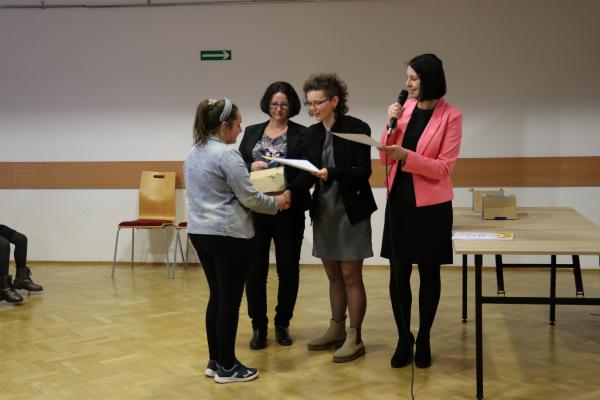 f127b753f57a798b46cbcd733b40ac35