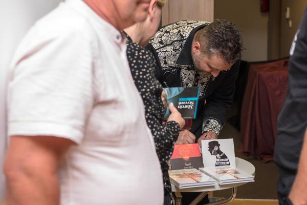 f3e180e4e472073cc8531ea73fc02f98