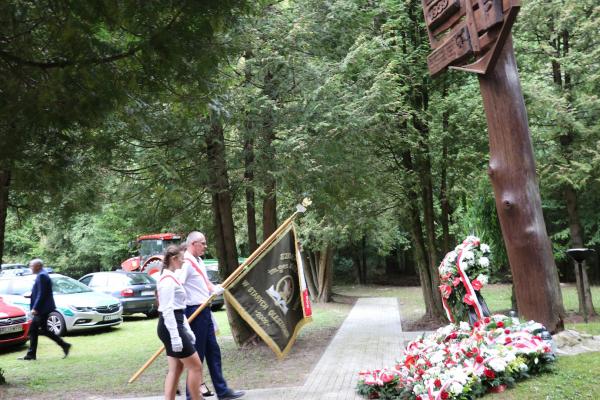 f1b940e76e4852fece4d1bda8fe6b91c