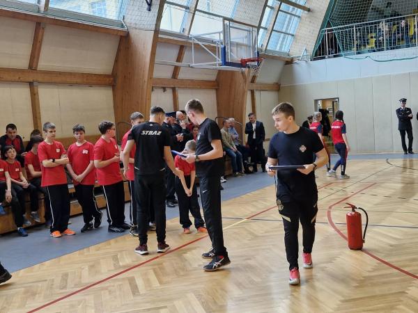 01098f4f6f1ad24949268e571e06444e