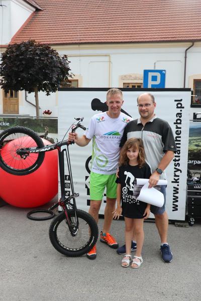 d4c18ec5459fd82f2abbe8b3b8cffe35