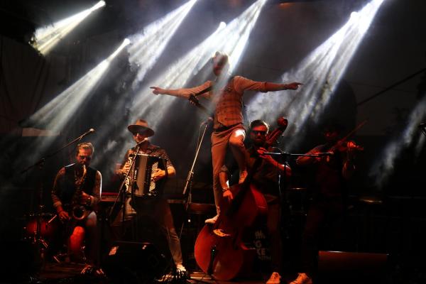 593a0aefc8833e0ba4adfc9a609764b8