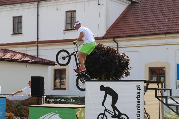 e3f7033e1fa71294cbf87319a6f09629