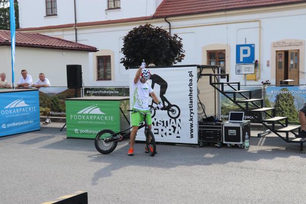 aad0104f4e1f33e39cc5d4b19a8ac6f9