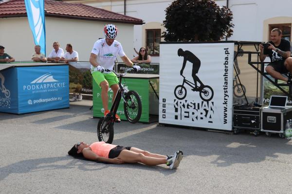 f216b44482a583f39a124e85ffa27421