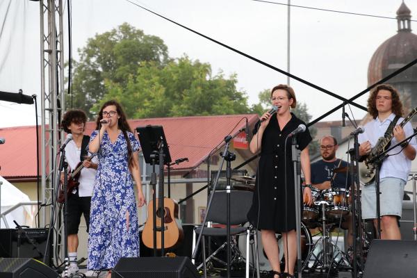 a8c82ec936847162b96435b474a22943