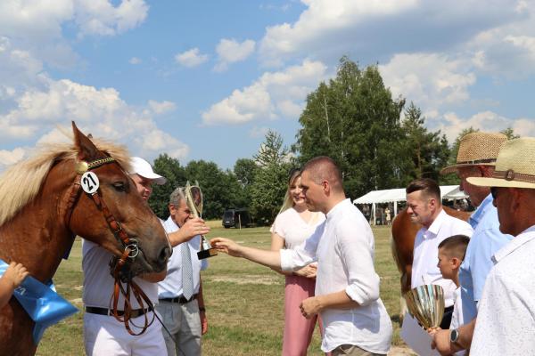 ea574b999a6753c3a28e94d512a77fdd