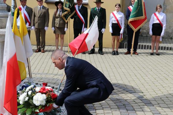 bf24fd5feb4ceacb12a7bb6e72d8edcc