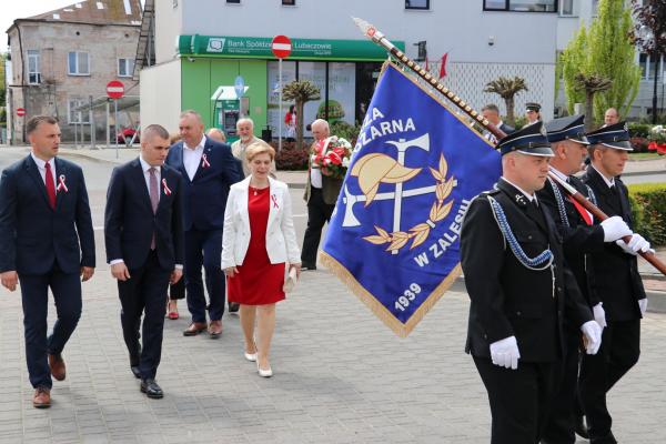 4169cc7811894f96357f10c92ff951e8