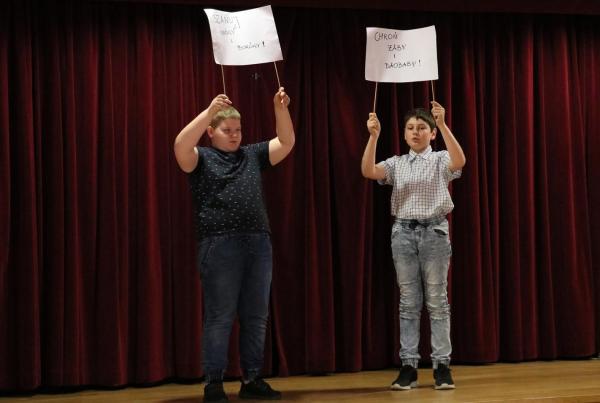 4fd8cc0b69eeefae89b0538c36e4afde