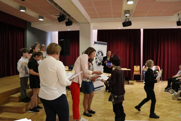 88f2f25bf10116124746e218438afd7f