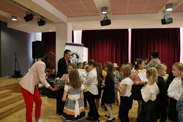 df96ddfebff3955a30cbd947a19d8cea