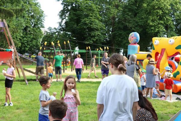 27041316c62a70607596611c8c3a8554