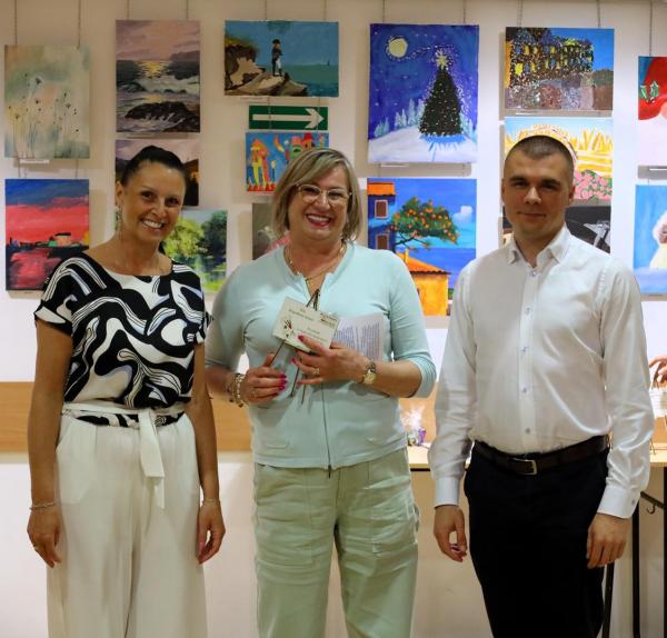 9e690a7409d5d121235a0ba198c7d0af