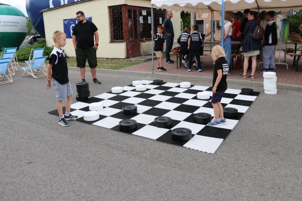 18c193a1a265b6ed30ed84fb1eb8ad65