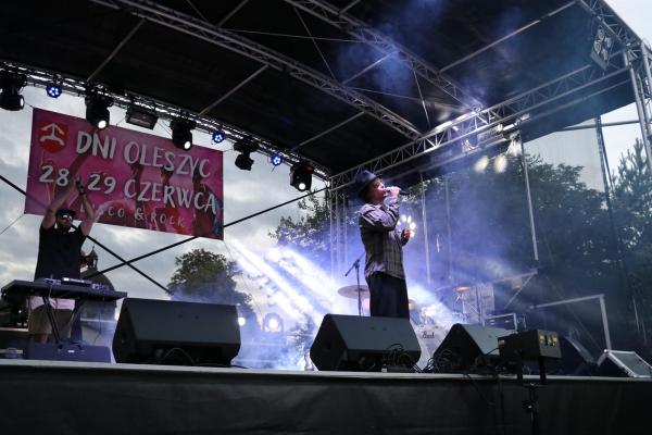 f18bcc716de8b9e8de422bea53f12ac8