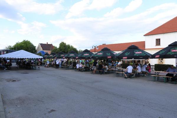 f803fe27c3180c126472576bd3c7a725