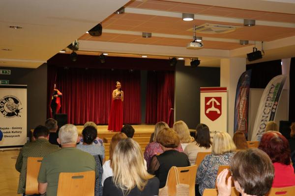 bb7b9b4587b8943cd8a2aedc9407bb60