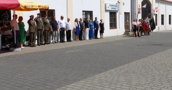 3d58832b5a43c9c1059d6293ac47883b