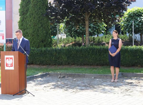 0df4f2ac2558495b3ba8200838a45ece