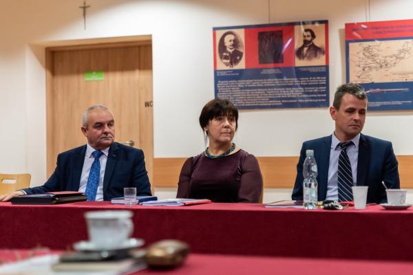 8c3995cf947fe88b69d43165d5ed7cae