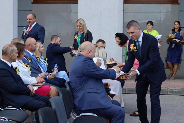 7a5ca881fb8ac144a3caf9d6e24f1bae