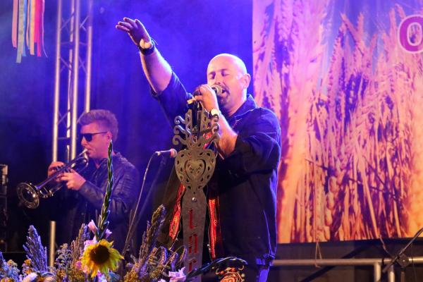 4a7ca615a412f5a354a9613a9a4d4612