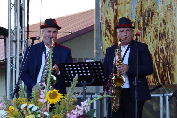 555f00a16ea2234b9a9f55d34c12a322