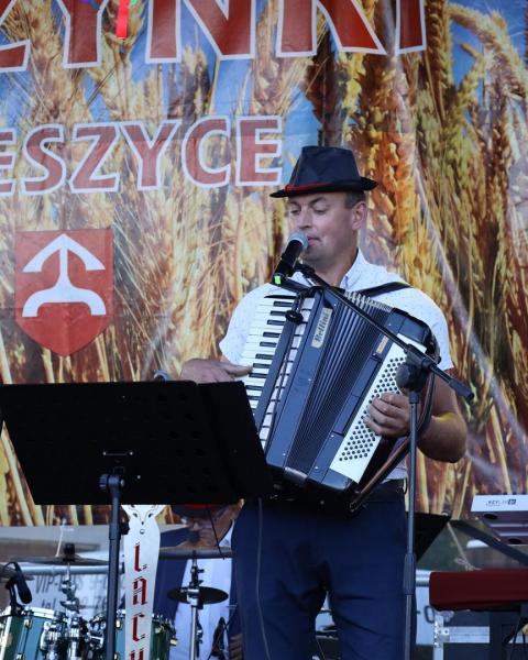 71cb0af03c794fe943517756c2c566b4