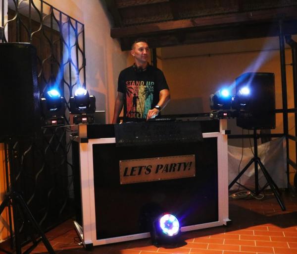 8d80504415fe034dac2634ca8b1f843b