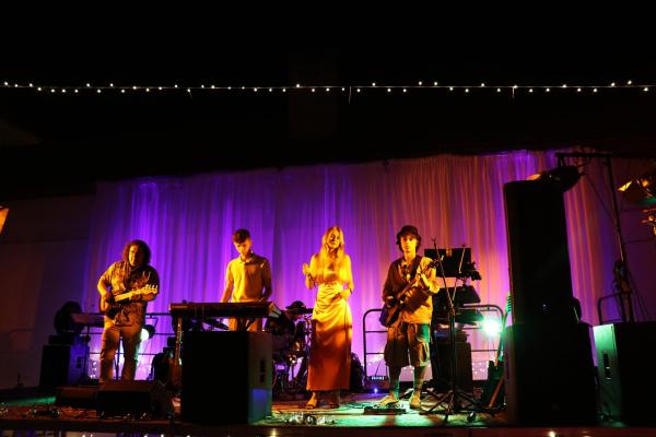 406cae1a9a663eacdcbdd178e1da5c6f