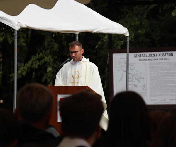 74f5657830a76122efe1670466942b18