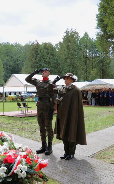 c6cff6e23dd5dc3e9799d2a4417446ec