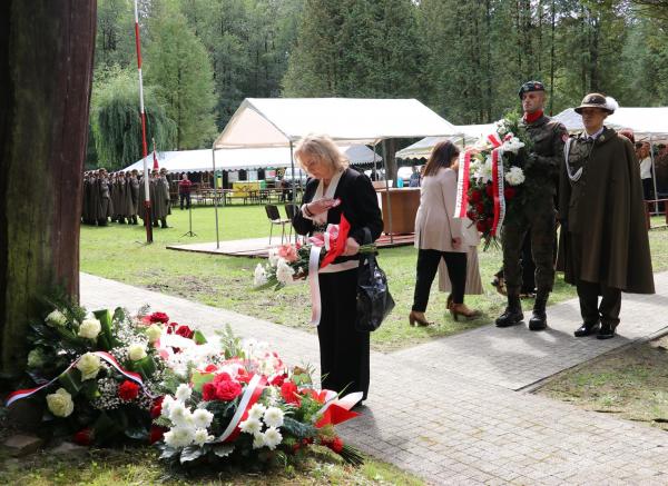 27ee27307cfdfeb70dfdc3210982415d