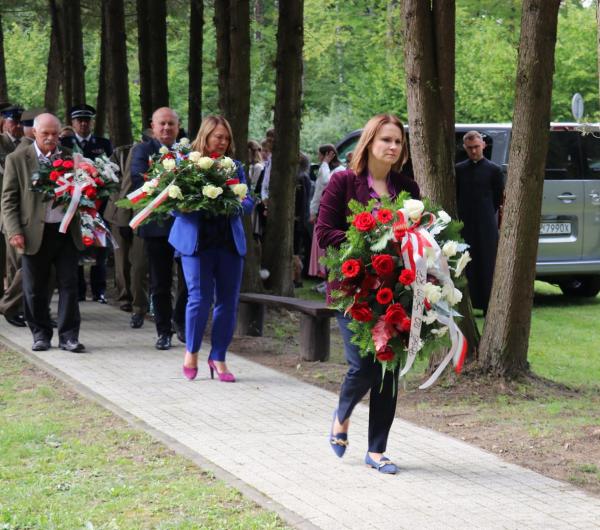 b6a7162fcc2f9c3041a1c2c341f6a4d7