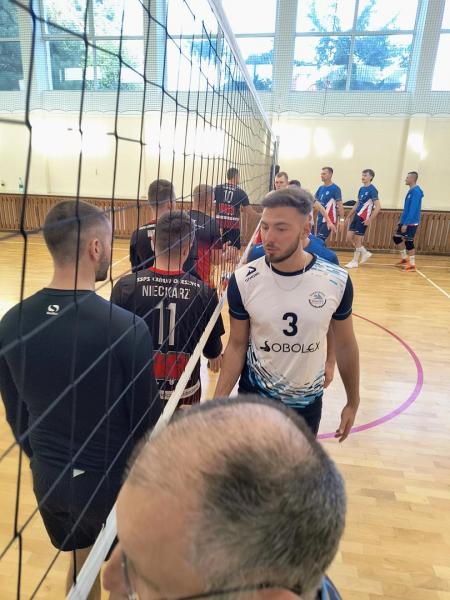 766b1d043b894d6e31159e514da3d04a