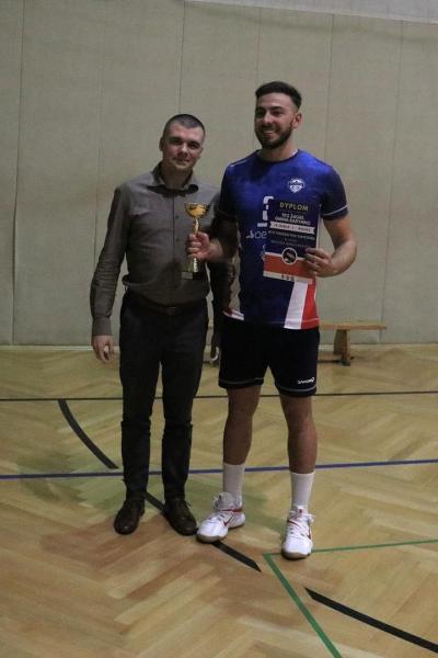 d9850da3761a765aef8a93a6782b5611