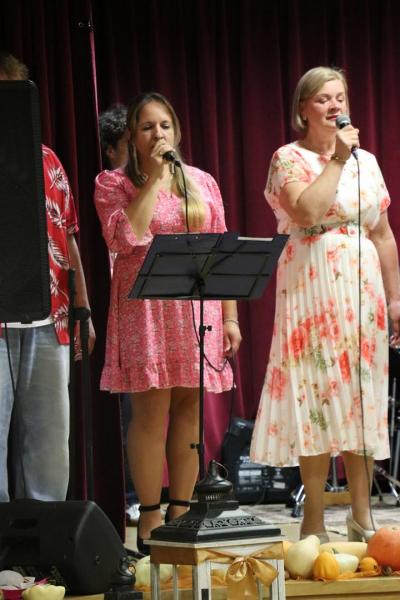 4d75c3d600e57aee84bc7c2c00abb563