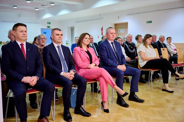 8b66a25ee65141488bbebacfe7f7e123