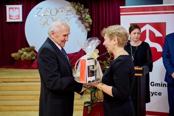 1366e28752407e23a46426a36cba9881