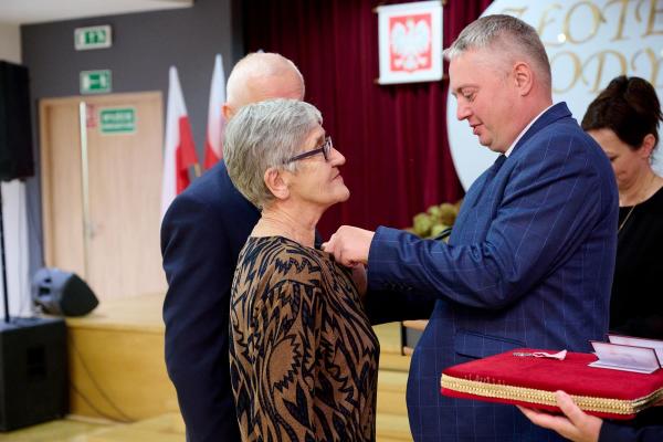 1db23f3eaf3285b4643e1a2e210f4376