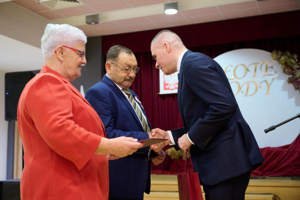 38f02f2c7cee45dd6c71760702174bc9