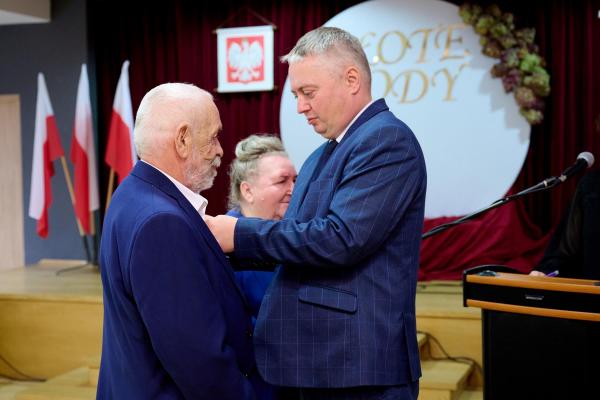 cd21fe0cf9406fa73aa810cecaa2a4a9