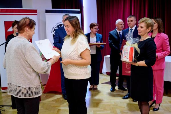 78b19e26076bc98e994e31112eaa8b7e