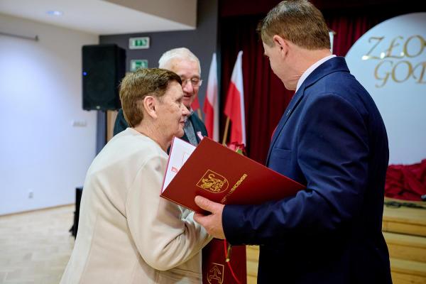 2142ddabf8ef80a6f0a08da33f8d238b