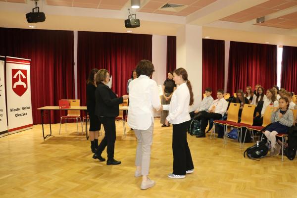 208b8974f5bce8a2668c8321327a7499