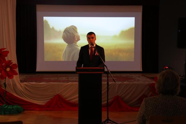 91d6d81349fc813b4362b711d9bf8519