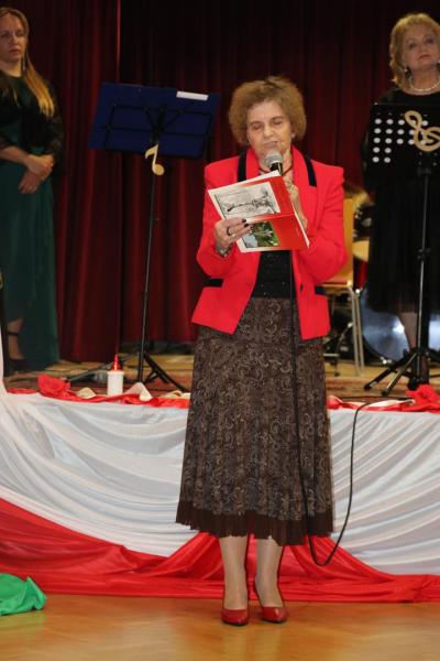 000461f27f15807cb343f7917e79ad21